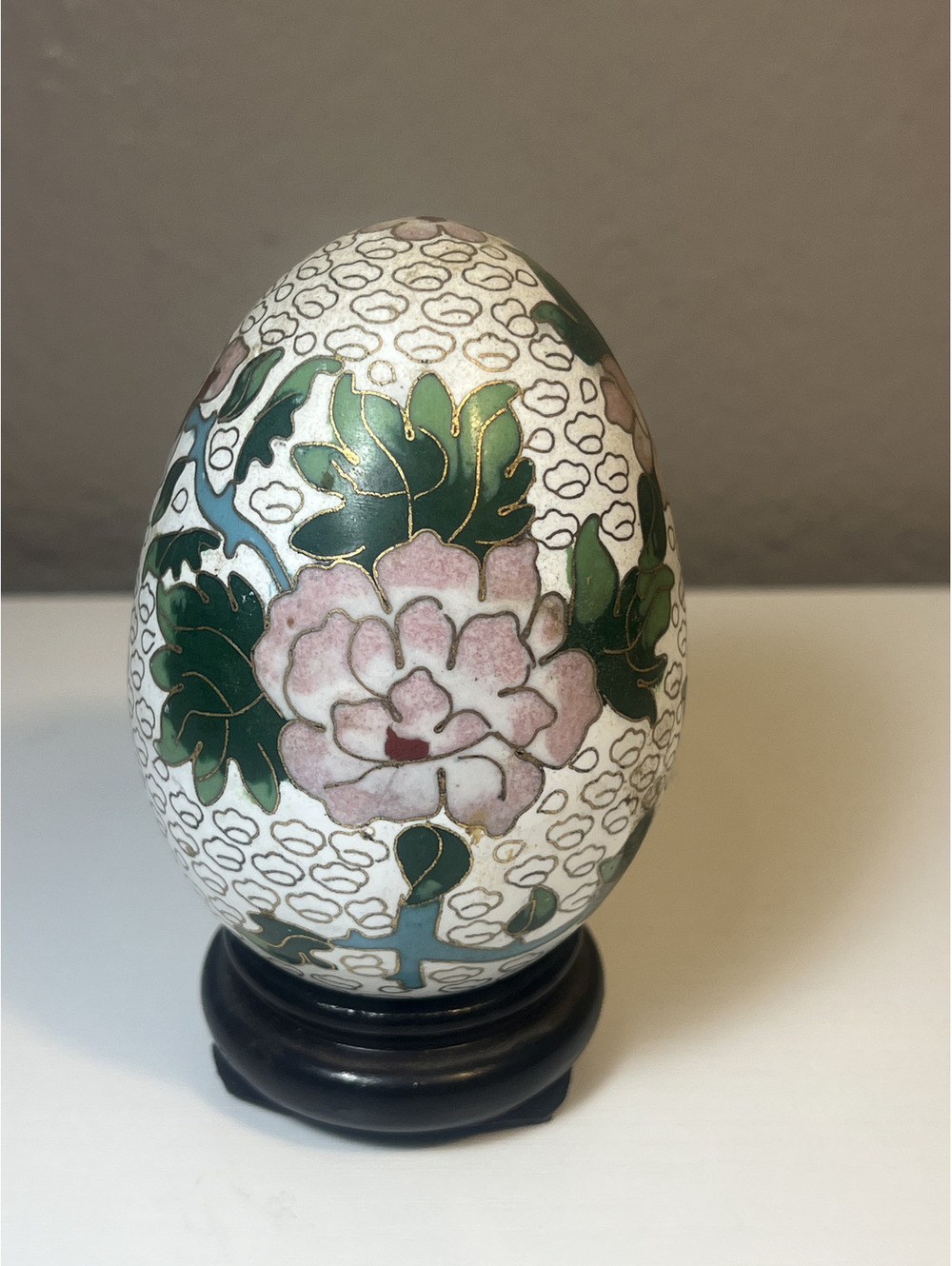 Vintage 4” Chinese Cloisonné Enamel Floral Egg w/ Wood Stand Pink Green